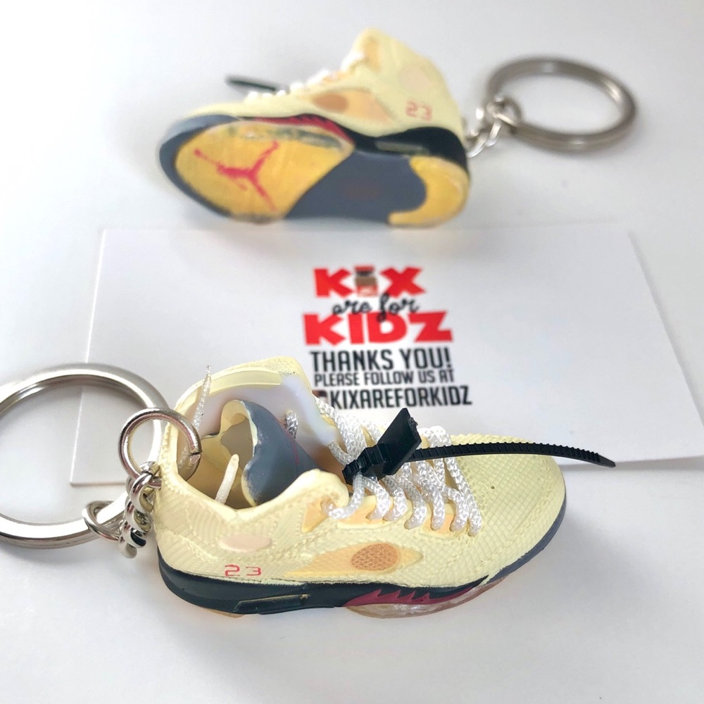 Jordan 5 off white Sail 3D Mini Sneaker Keychain - Picture 4 of 5
